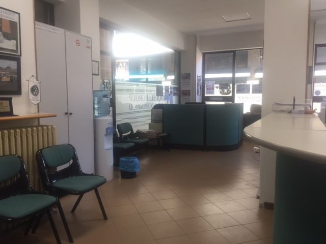 Negozio/Locale comm. a Lavena Ponte Tresa