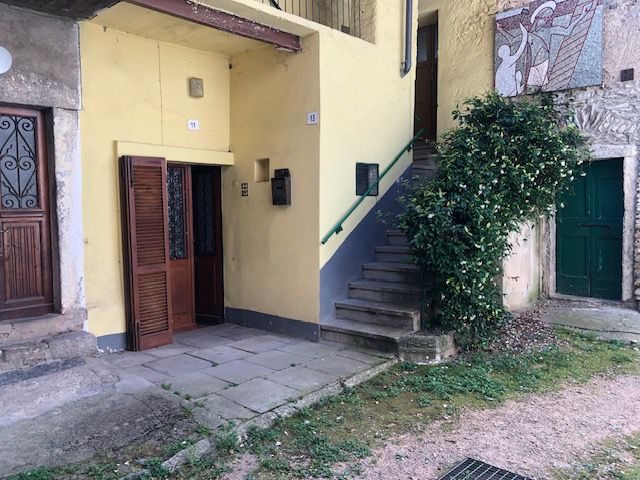 Casa semindipendente a Cadegliano Viconago