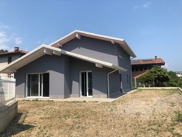 Villa Singola a Lavena Ponte Tresa